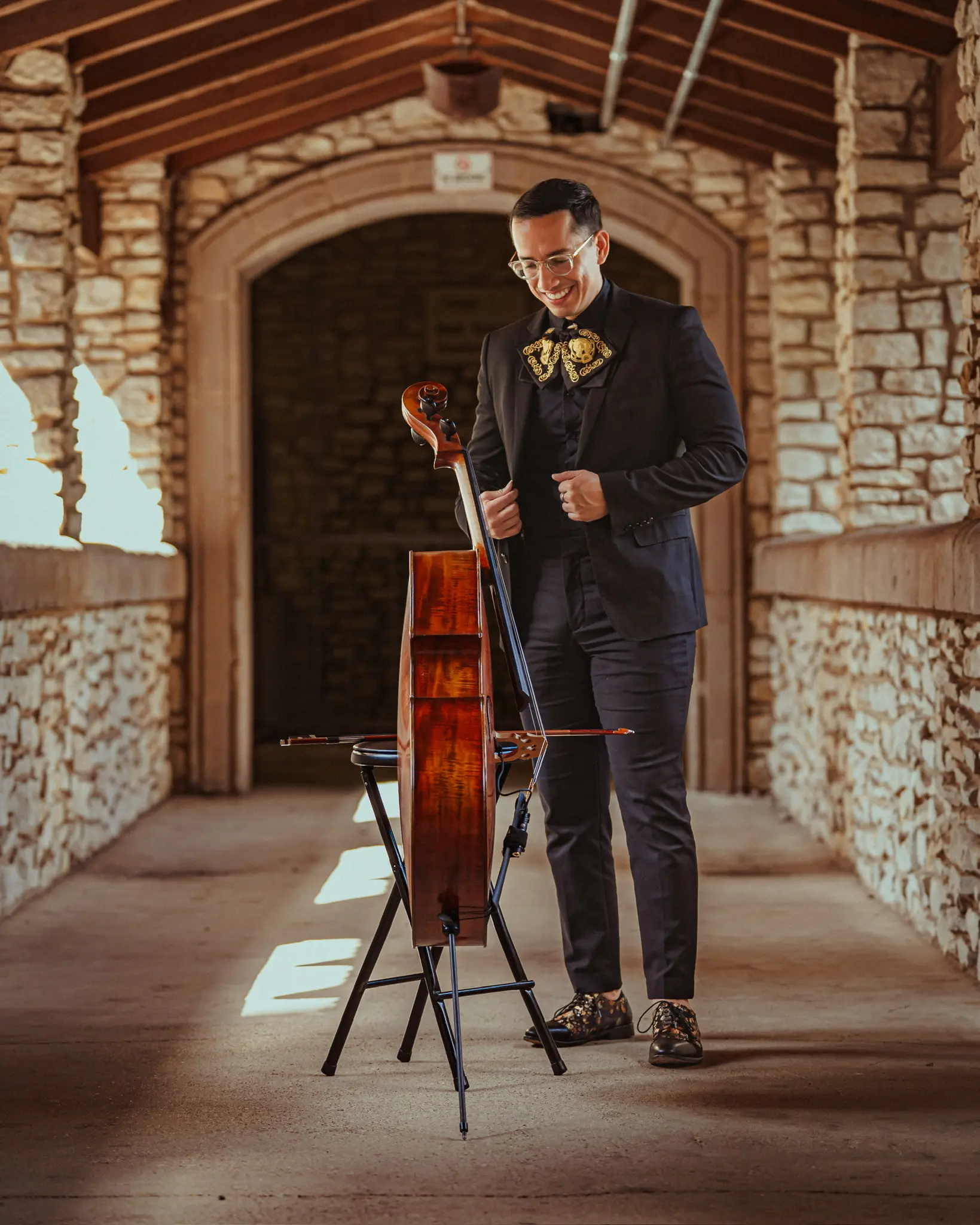 Mauricio Rocha performing — photo 1