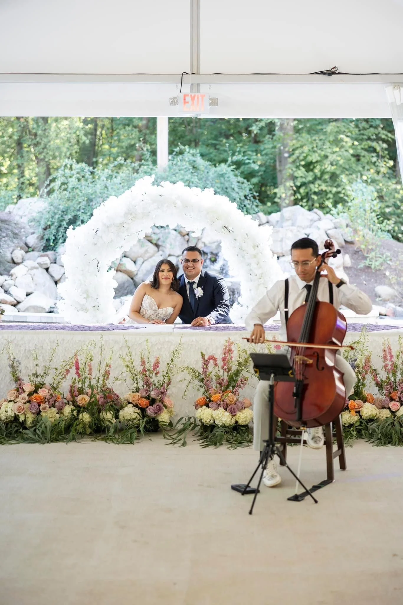 Mauricio Rocha performing — photo 3
