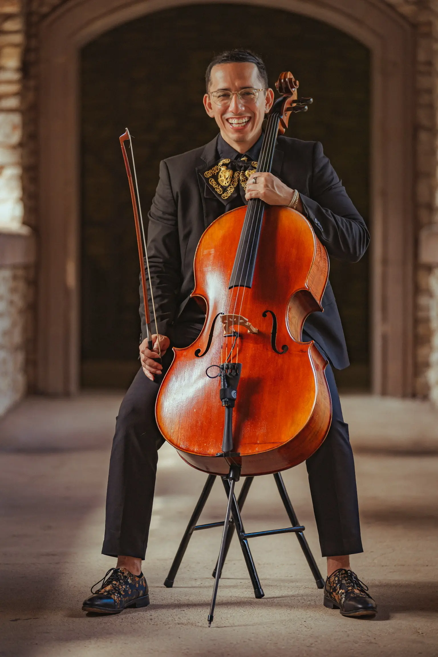 Mauricio Rocha performing — photo 2