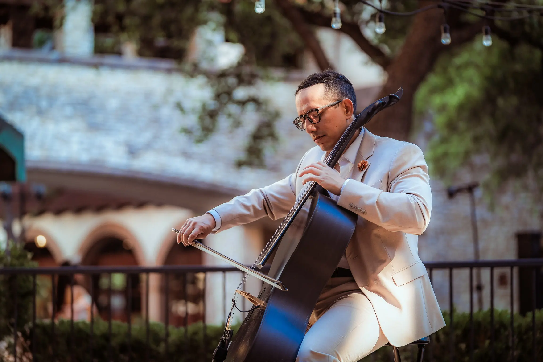 Mauricio Rocha performing — photo 5